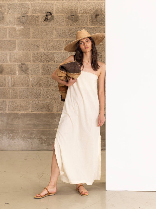 OASIS STRAPLESS MAXI DRESS IN CREAM