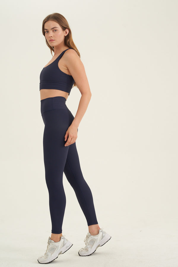 RIBBED NAVY SPORT TOP