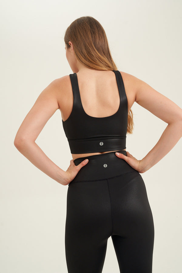 SHINY BLACK SPORT TOP