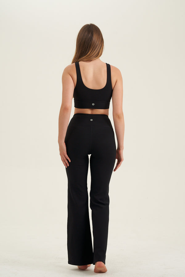 RIBBED HIGH WAIST FLARE LEGGINGS IN BLACK