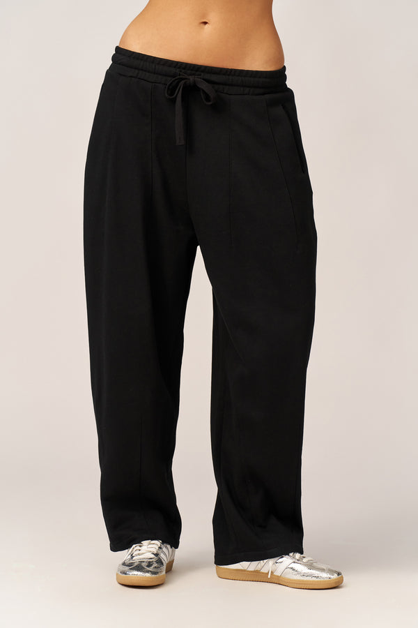 BLACK FRENCH TERRY BALLOON PANTS