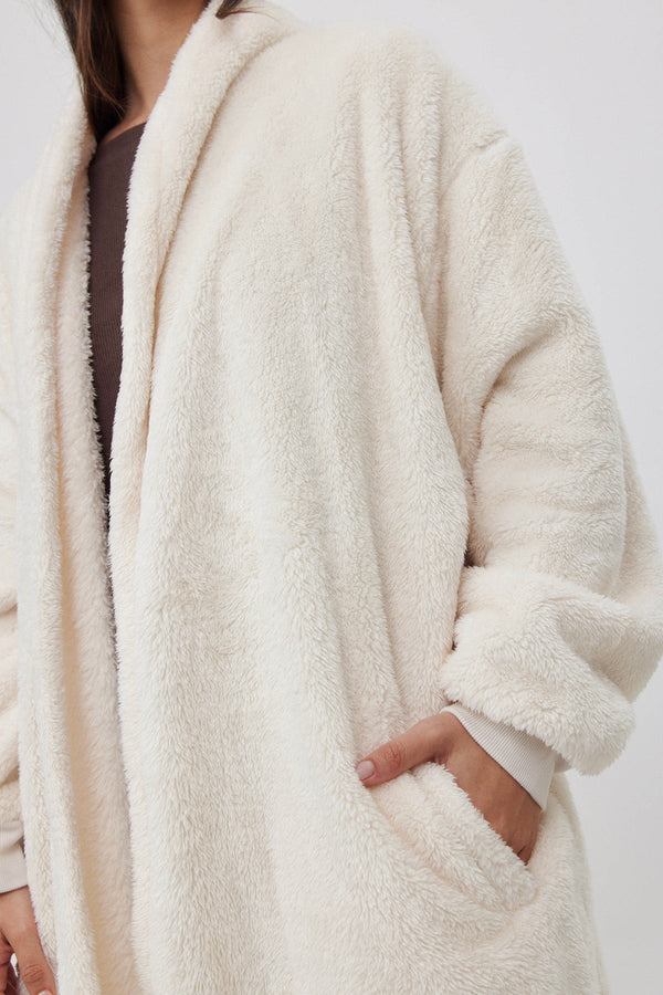KNEE-LENGTH FLEECE JACKET IN CREAM
