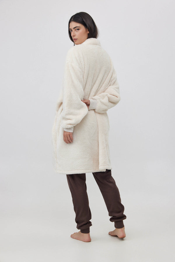 KNEE-LENGTH FLEECE JACKET IN CREAM