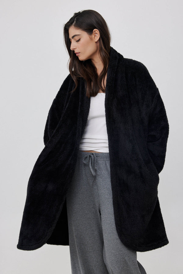 KNEE-LENGTH FLEECE JACKET IN BLACK