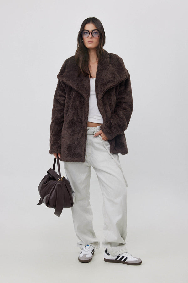 FLEECE JACKET WITH WIDE COLLAR IN BROWN