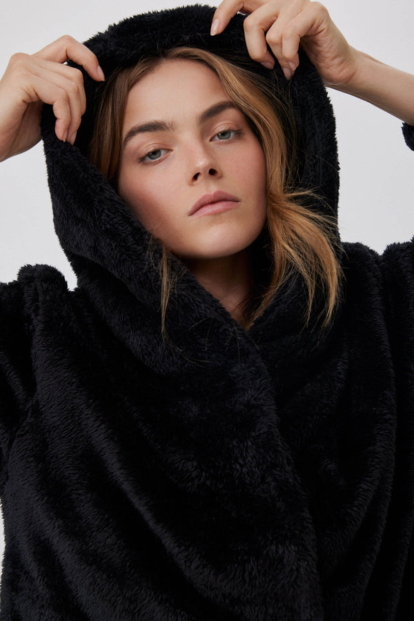 SHORT FLEECE JACKET WITH HOODIE IN BLACK