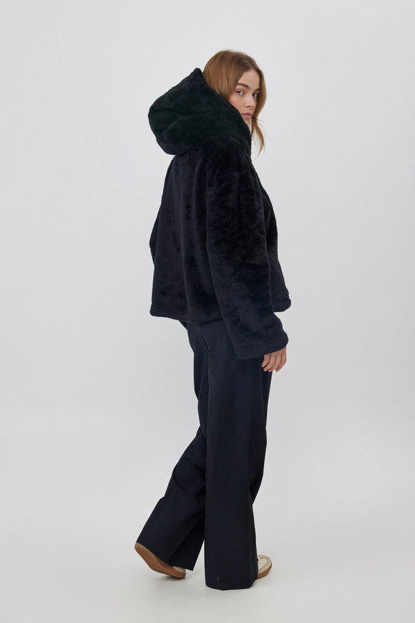 SHORT FLEECE JACKET WITH HOODIE IN BLACK