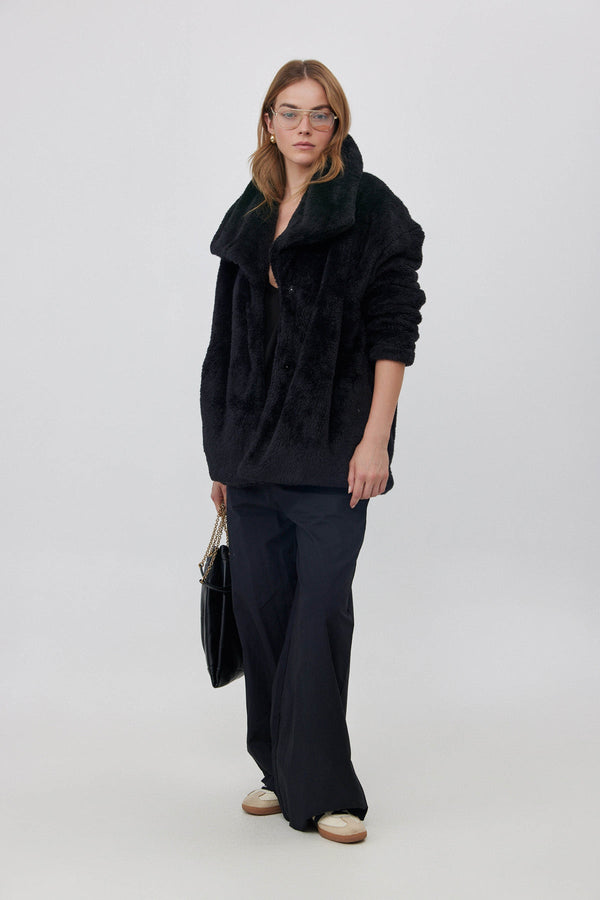 FLEECE JACKET WITH WIDE COLLAR IN BLACK