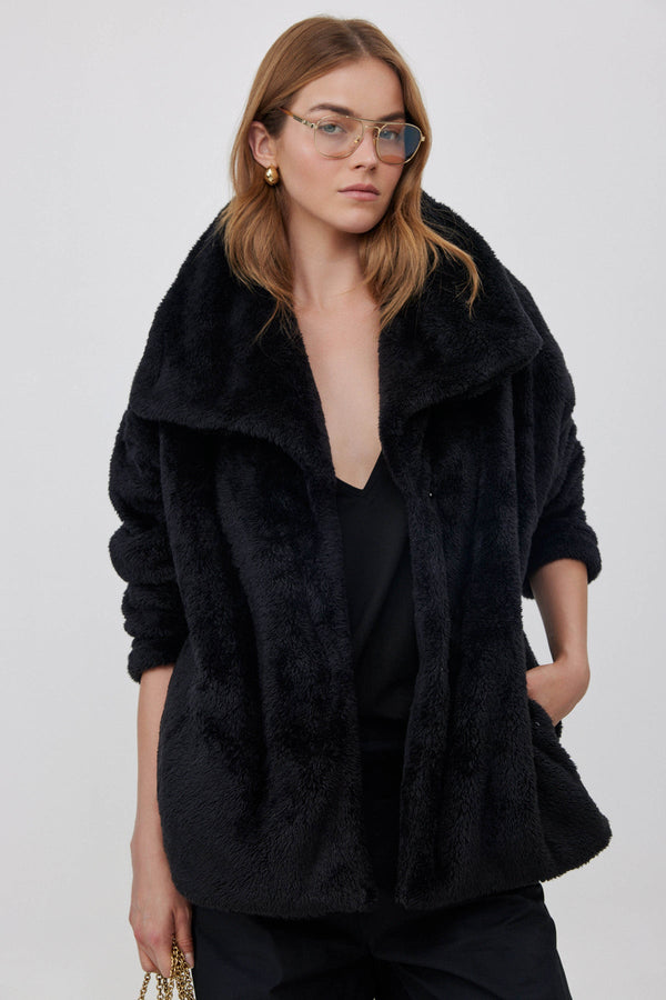 FLEECE JACKET WITH WIDE COLLAR IN BLACK
