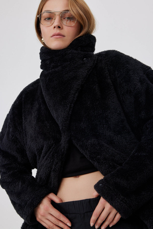 FLEECE JACKET WITH WIDE COLLAR IN BLACK