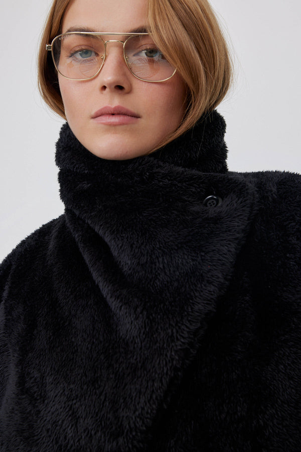 FLEECE JACKET WITH WIDE COLLAR IN BLACK