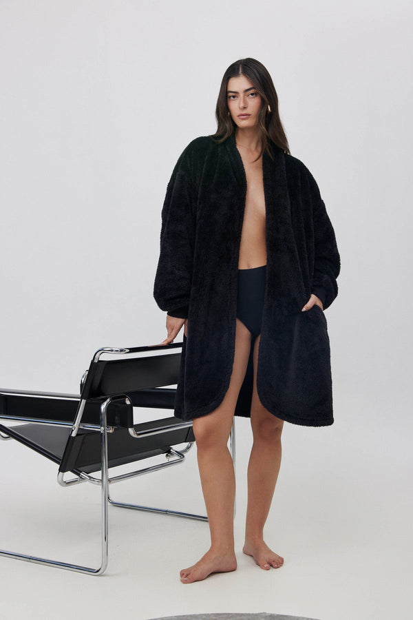 KNEE-LENGTH FLEECE JACKET IN BLACK