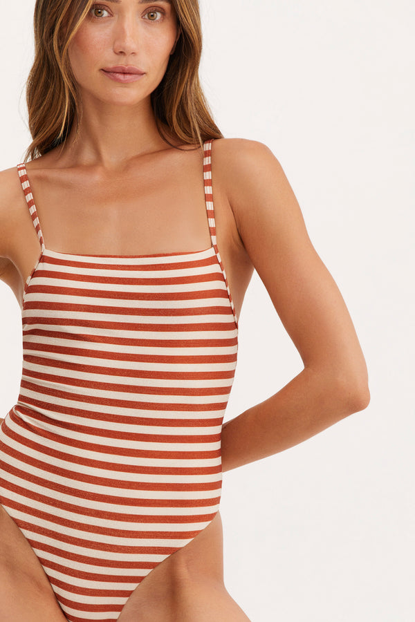 GOLDEN HOUR LUNA ONE PIECE