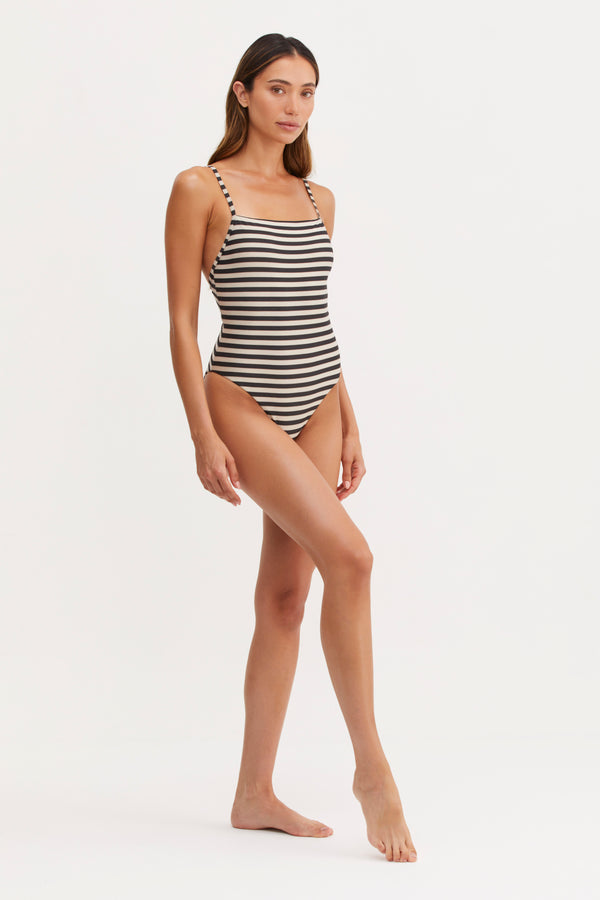 GOLDEN HOUR LUNA ONE PIECE