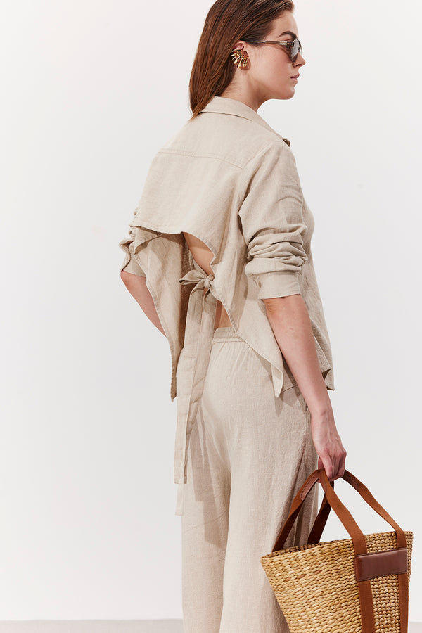 SORRENTO BUTTONED LINEN SHIRT WITH OPEN BACK IN CREAM