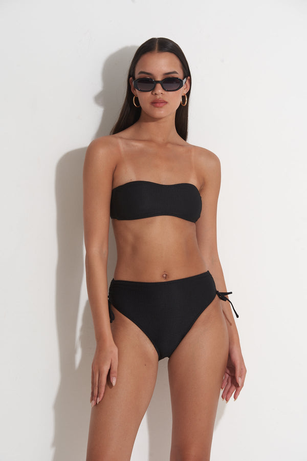 PILPEL BANDEAU BIKINI TOP IN BLACK TEXTURE