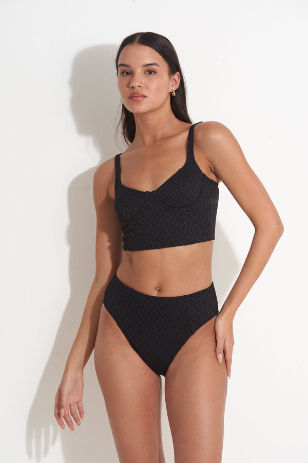 PILPEL CROCHET BIKINI TOP IN BLACK