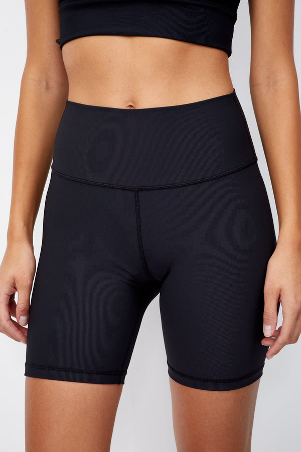 BLACK RIB BIKER SHORT