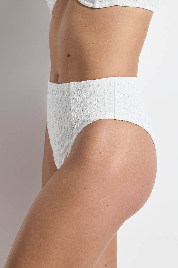 GOTTEX SIMPLY HIGH WAIST BIKINI BOTTOM WITH TEXTURED FABRIC IN WHITE