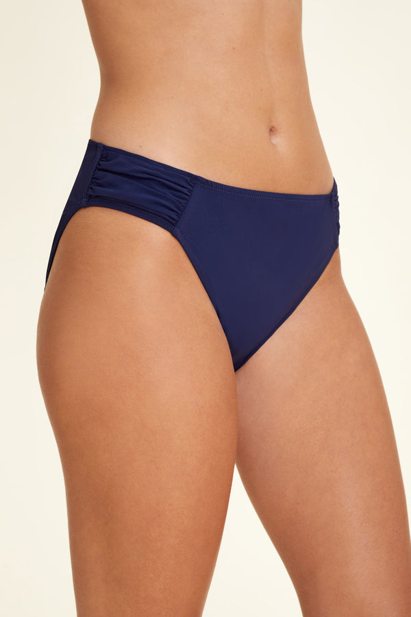 BIKINI BOTTOM WITH SIDE ROUCHING