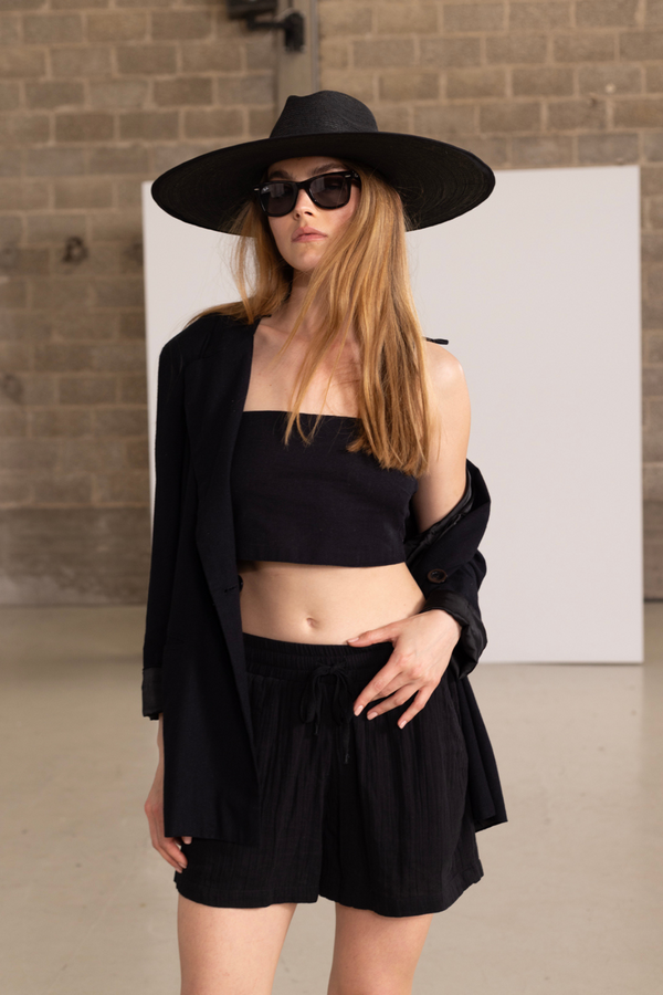 OASIS SHORTS IN BLACK