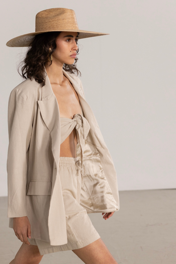 SORRENTO BERMUDA SHORTS IN STONE