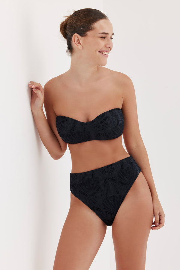 TURKIZ LACE BIKINI TOP - BLACK