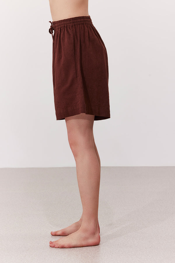 SORRENTO LINEN BERMUDA PANTS IN BROWN