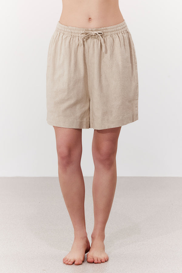SORRENTO LINEN BERMUDA PANTS IN BEIGE