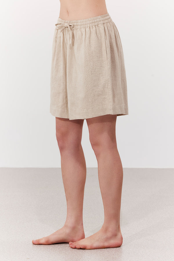 SORRENTO LINEN BERMUDA PANTS IN BEIGE