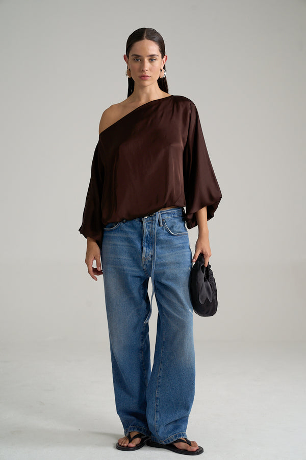SATIN OFF THE SHOULDER TOP IN BROWN