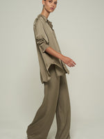 SATIN WIDE-LEG PANTS IN KHAKI