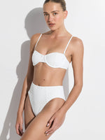 GOTTEX SIMPLY BRALETTE BIKINI TOP WITH TEXTURED FABRIC IN WHITE