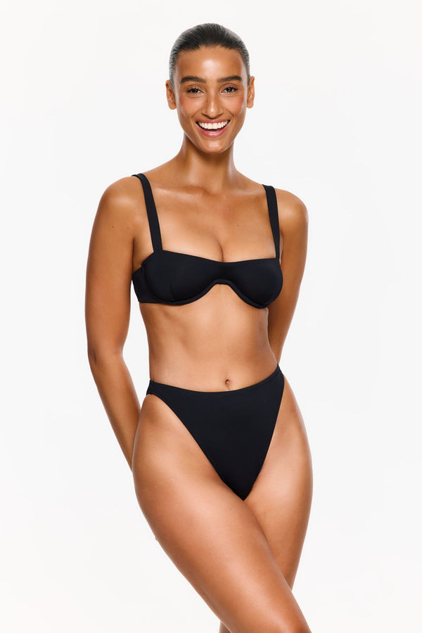 Flirtt Solid Black Underwire Bikini Top-Black