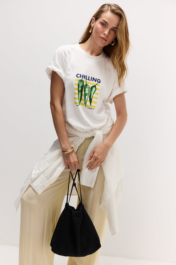 CHILLING Oversized T-Shirt
