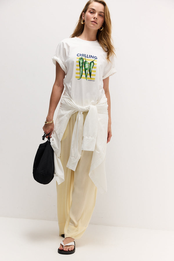 CHILLING Oversized T-Shirt