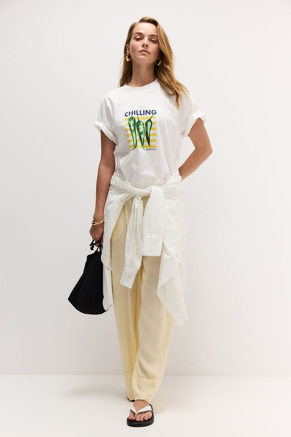 CHILLING Oversized T-Shirt
