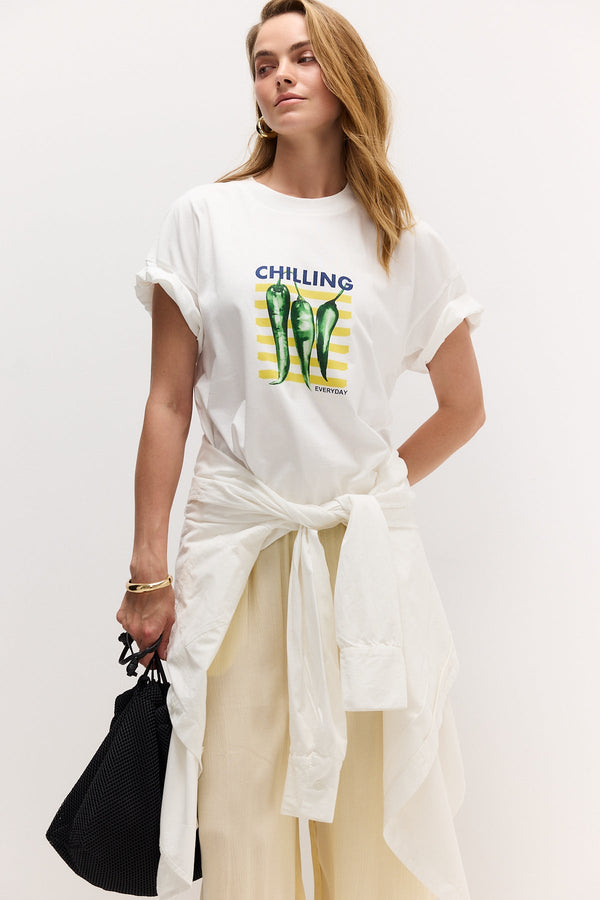 CHILLING Oversized T-Shirt