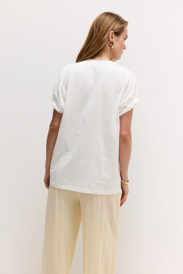 CHILLING Oversized T-Shirt
