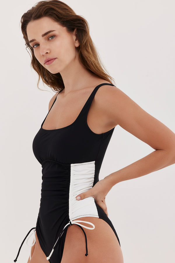 TURKIZ SHAPING SQUARE NECK ONE PIECE - MULTI BLACK